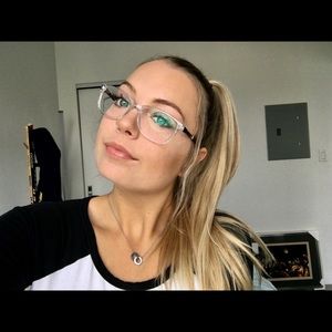 Meet your Posher, Jillian